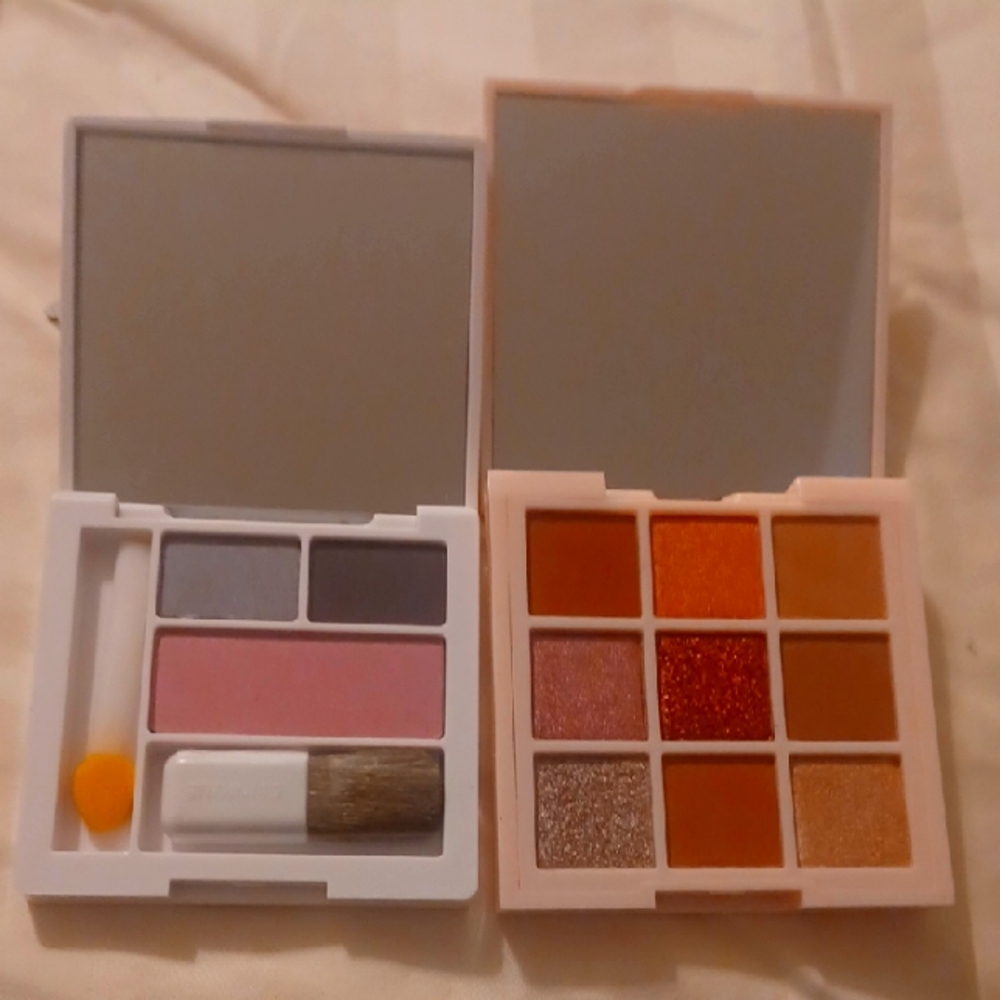 Clinque Andciate Eyeshadow Palettes with Assorted Shades